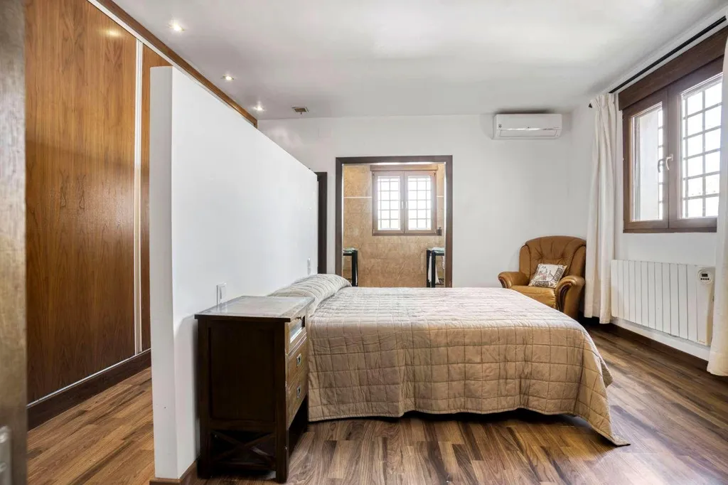 Chambres - Villa with Pool in Camì Paterna-Lloma del Calderer