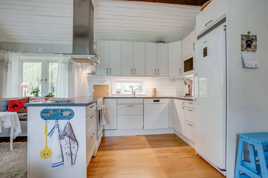 Cucina - Charming Bungalow with Garden near Umeå