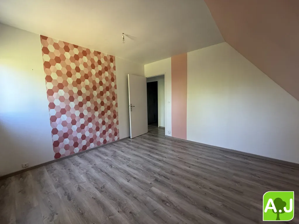 Chambres - Maison Traditionnelle avec Jardin près d'Évreux