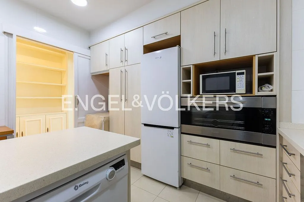 Cuisine - Apartment with Balcony in Gran Vía, Valencia