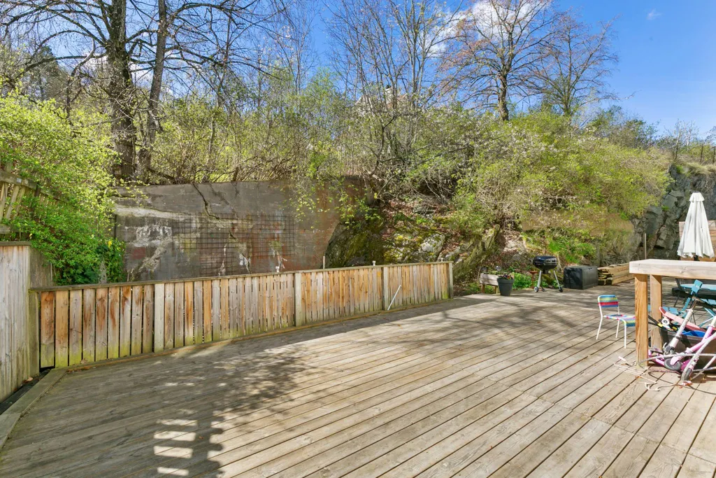 Terrass - Mixed-Use Property with Harbour View in Valdemarsvik