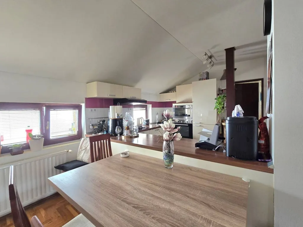 Sala da pranzo - Mixed-Use House with Terrace in Jarun, Zagreb
