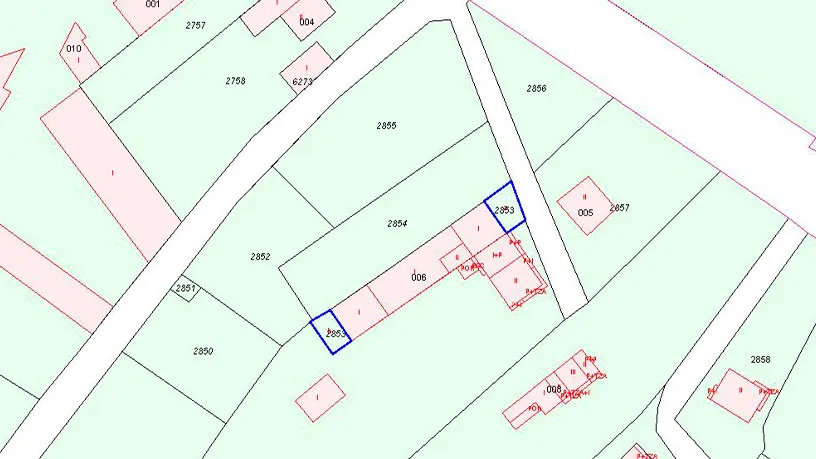 Rustic Plot with Incomplete Building in Trasmiras