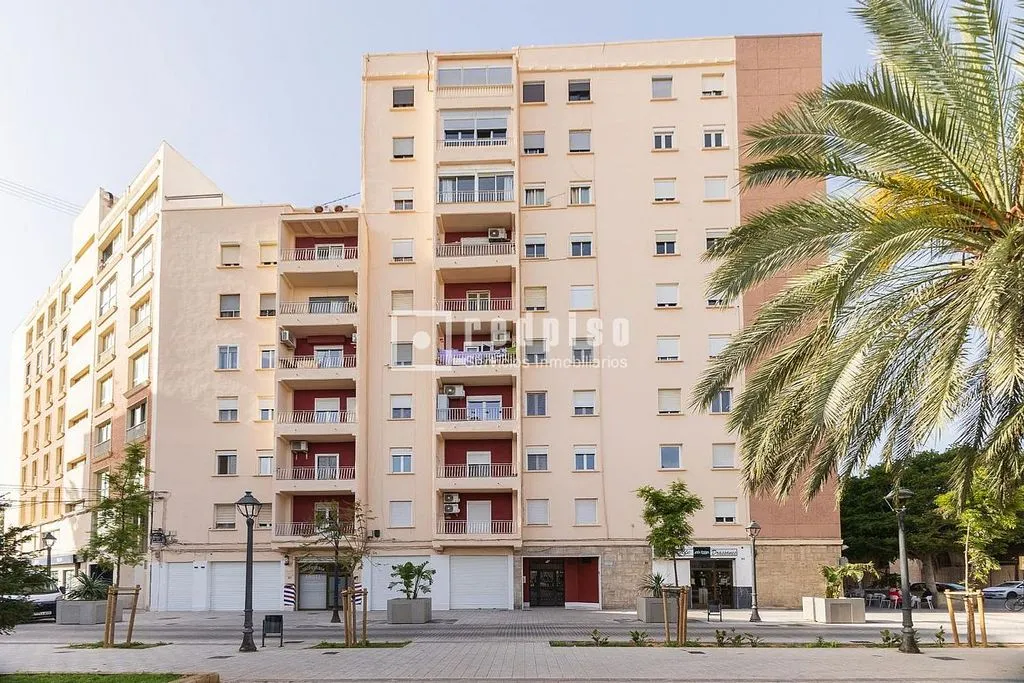 Extérieur - 3-Bed Apartment with Balcony in El Grau