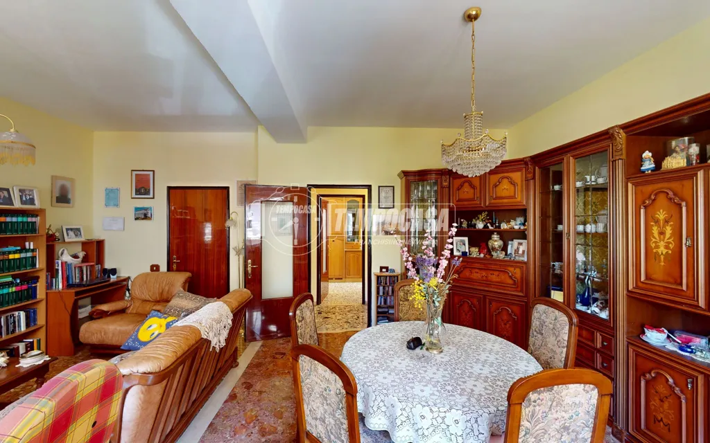 Sala da pranzo - Piano Terra Apartment with Box in Loreto