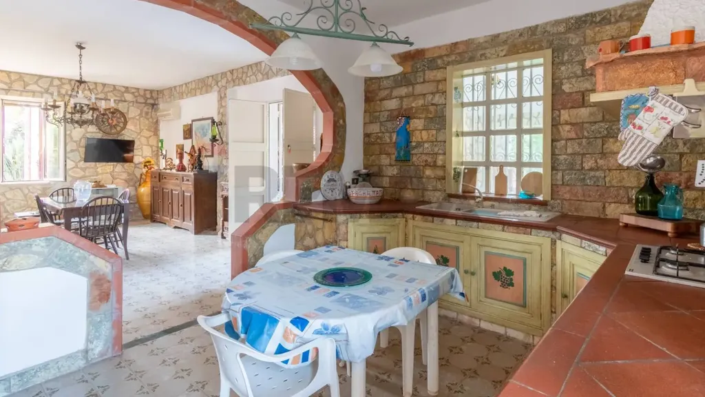 Cuisine - Villa with Garden and Terrace in Carini