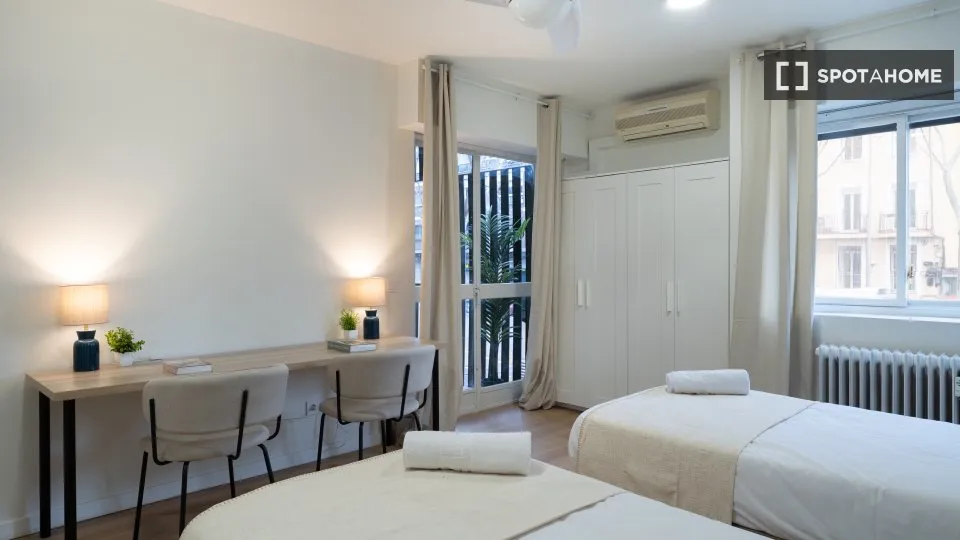 Camere da letto - Shared Apartment with Terrace in Pacífico, Madrid