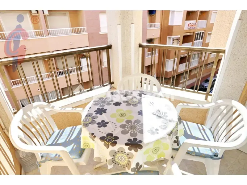 Rõdu - East-Facing Apartment with Terrace in Guardamar