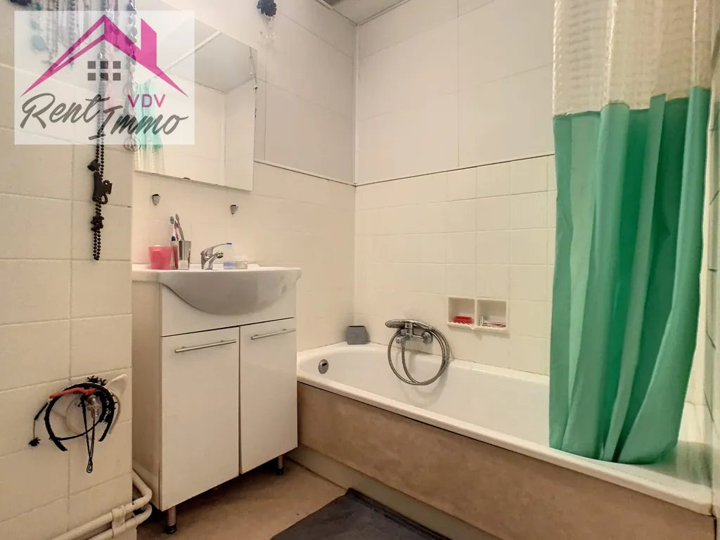 Vannitoad - 1-Bedroom Apartment with Basement in Liège