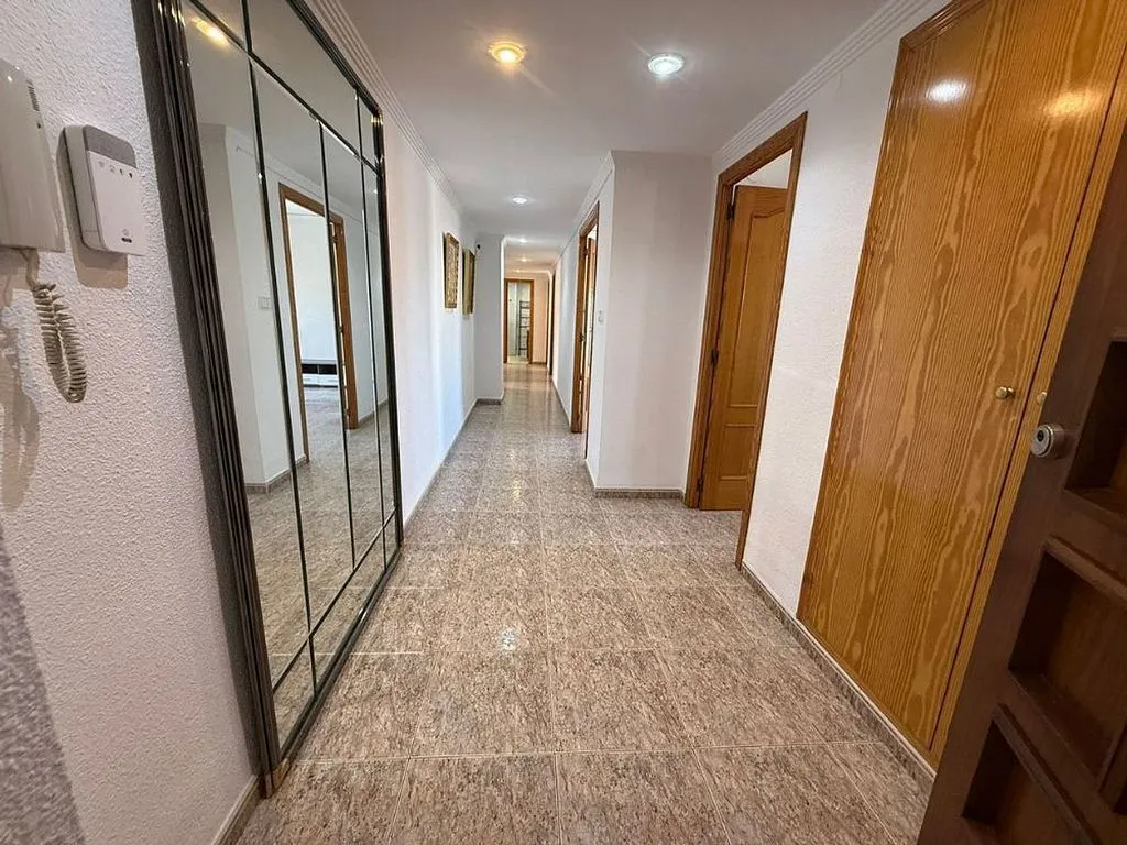 Esik - Apartment with Balcony in Raval, Valencia