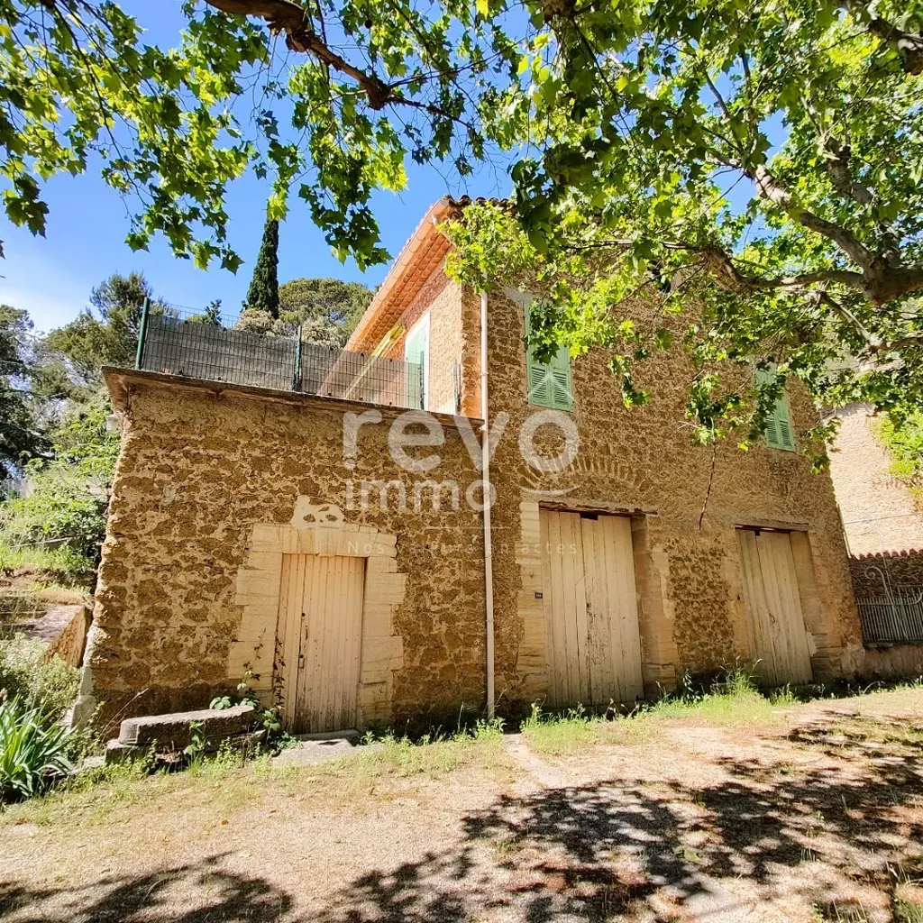 Exterior - Charming Stone House with Potential in Beaumes-de-Venise