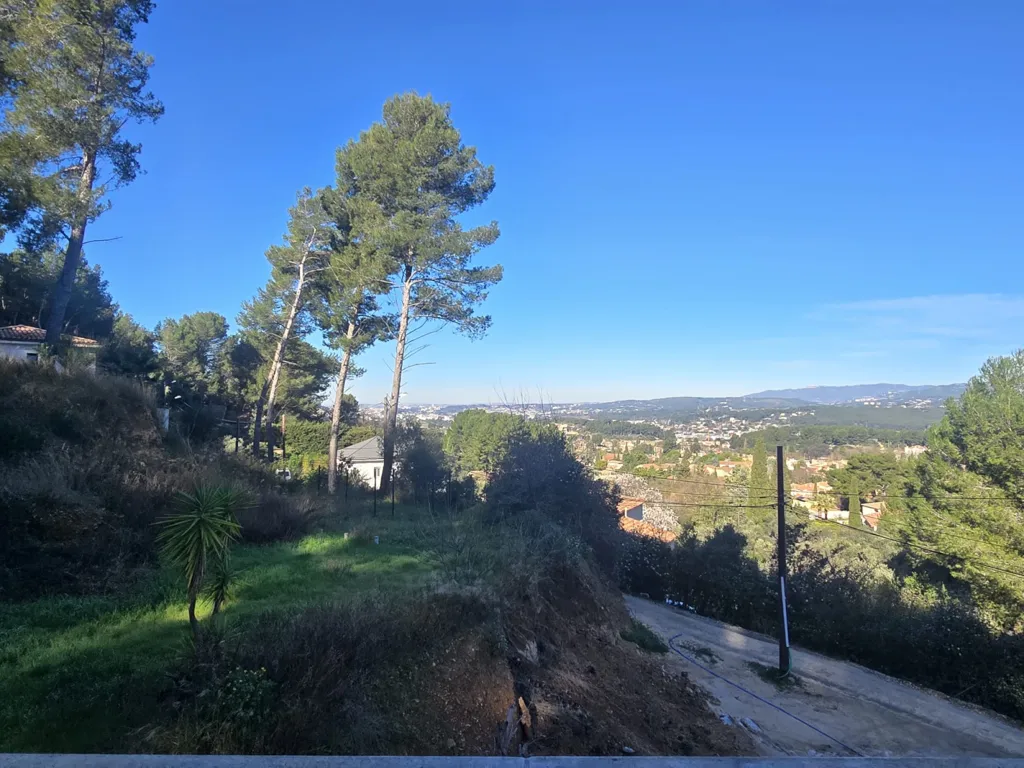 Jardin - Maison Contemporaine avec Vue Dégagée à Aubagne