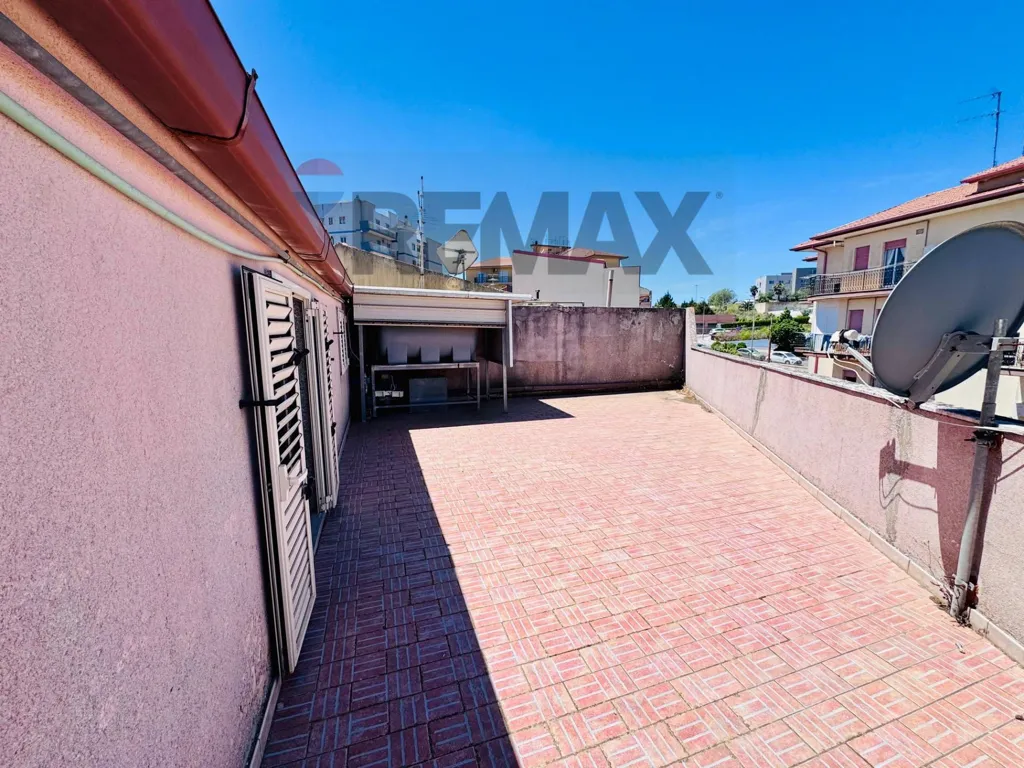 Terrasse - Spacious Apartment with Balcony in Ragusa