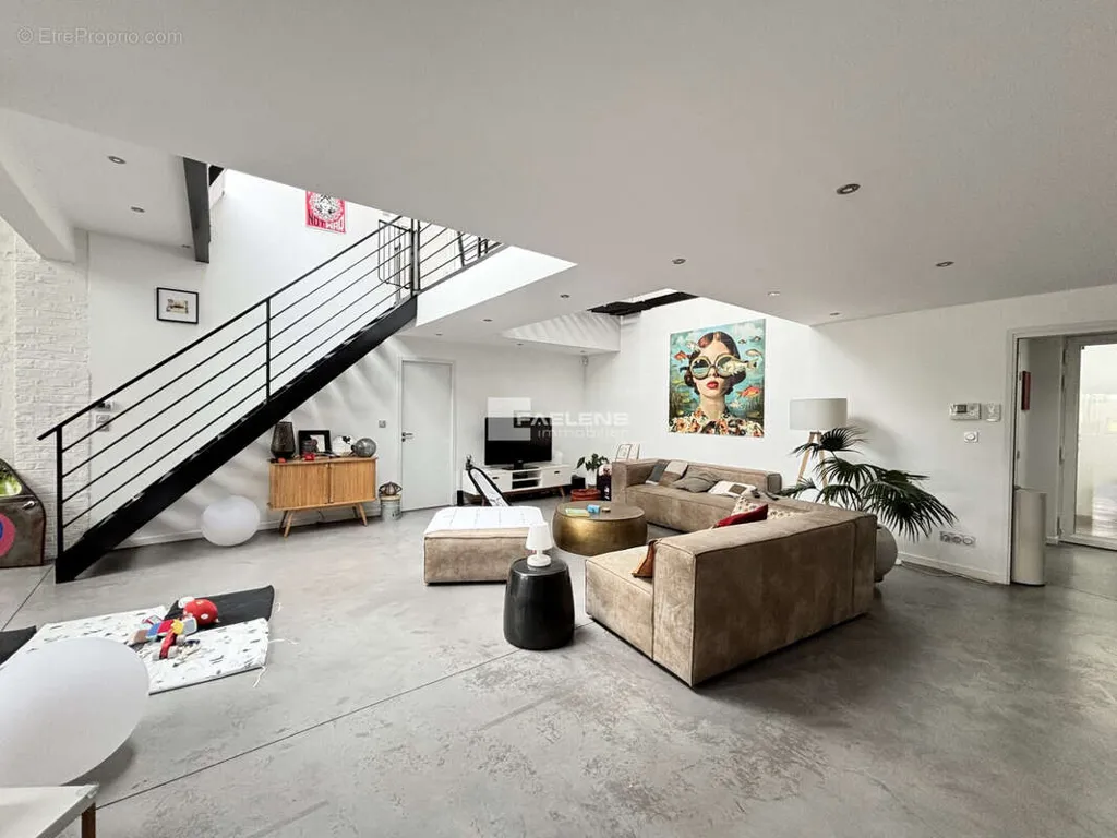 Séjour - Loft Lumineux avec Terrasse près du Parc à Lille