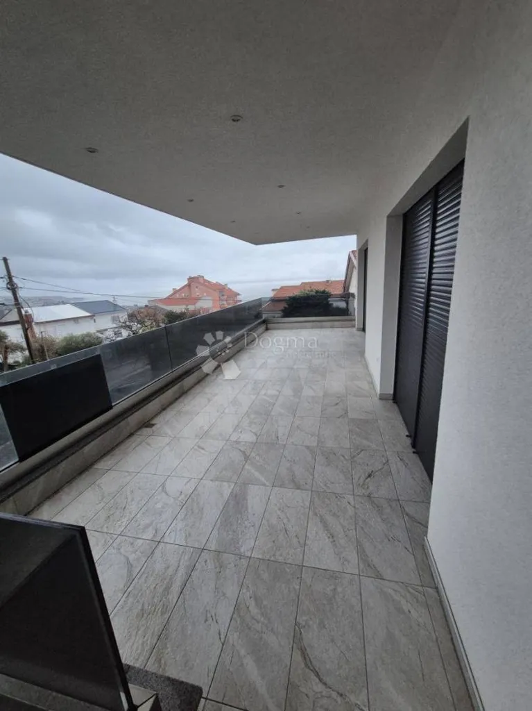 Terrazza - Apartment with Garage in Crikvenica Centre