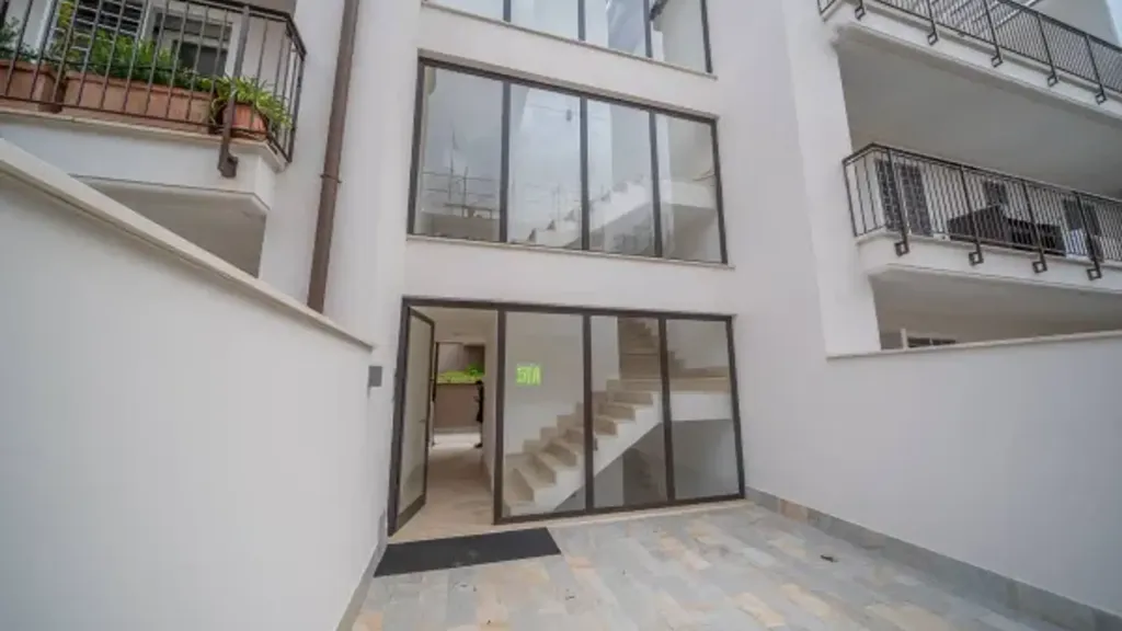 Jardin - Modern Apartment with Triple Exposure in Frascati