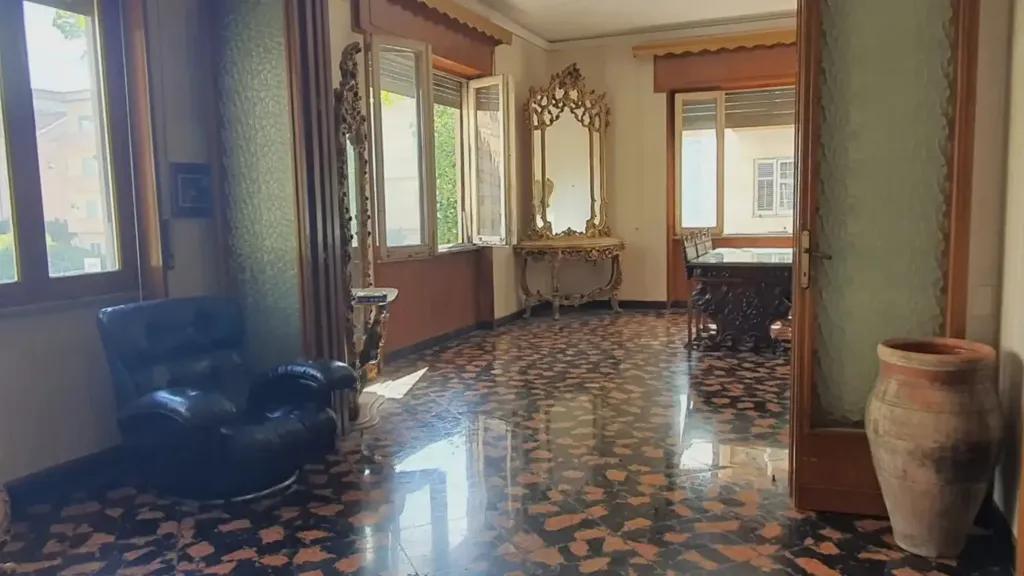 Esik - Spacious Apartment with Terrace in Villabianca