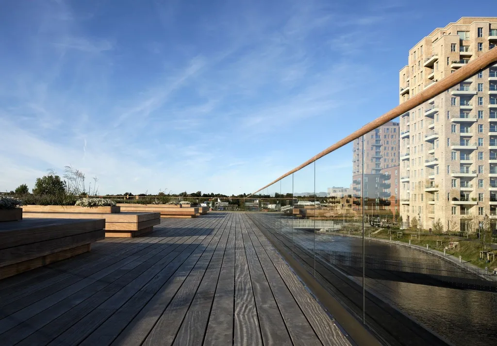 Terrazza - Four-Room Apartment with Balcony in Hillerød