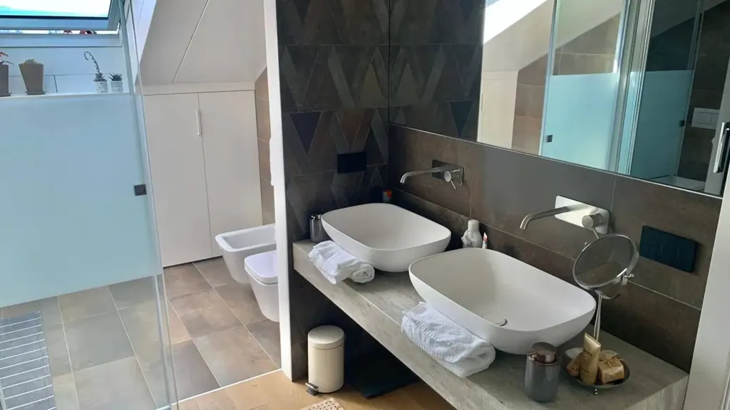 Vannitoad - Restored Apartment with Historic View in Ivrea