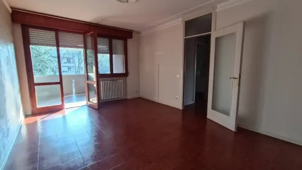 Rooms - Rustic-Style Apartment with Balcony in Vignola