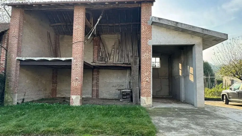 Extérieur - Rustic Cottage for Renovation in Casale Monferrato