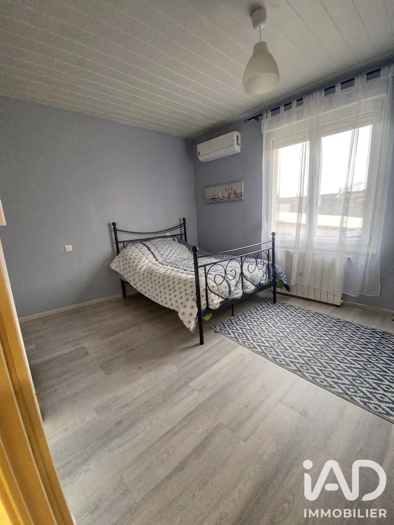 Chambres - Maison avec Piscine et Garage à Tergnier