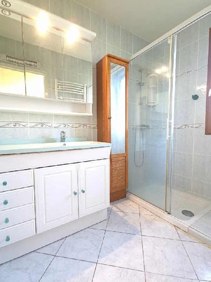 Salles de bain - Maison avec Jardin à Nogent-sur-Oise
