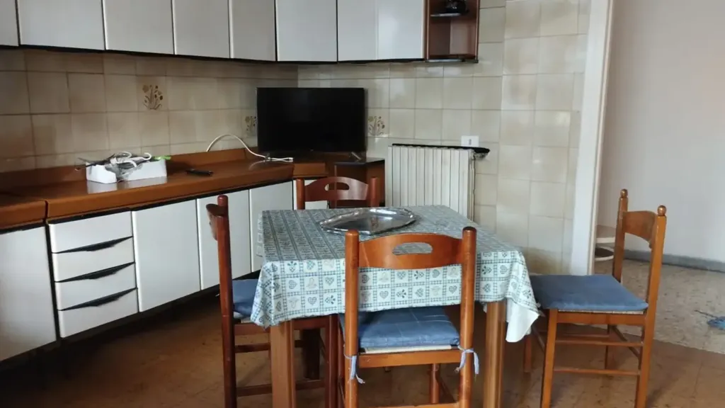 Söögituba - Spacious Rental Flat with Veranda in Brindisi