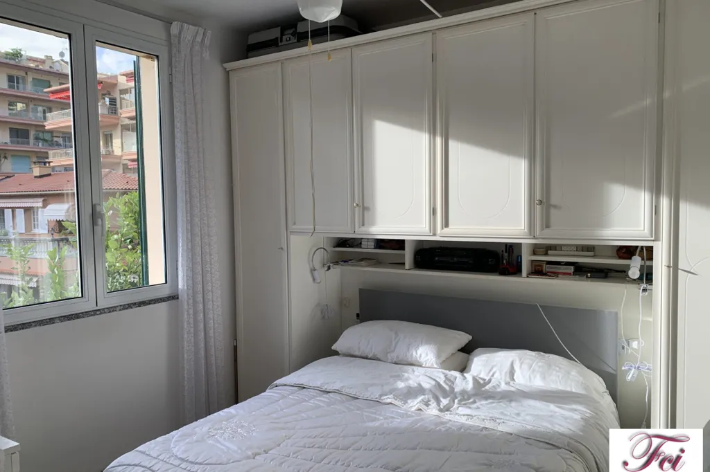 Chambres - Appartement 3 Pièces avec Balcon à Garavan, Menton