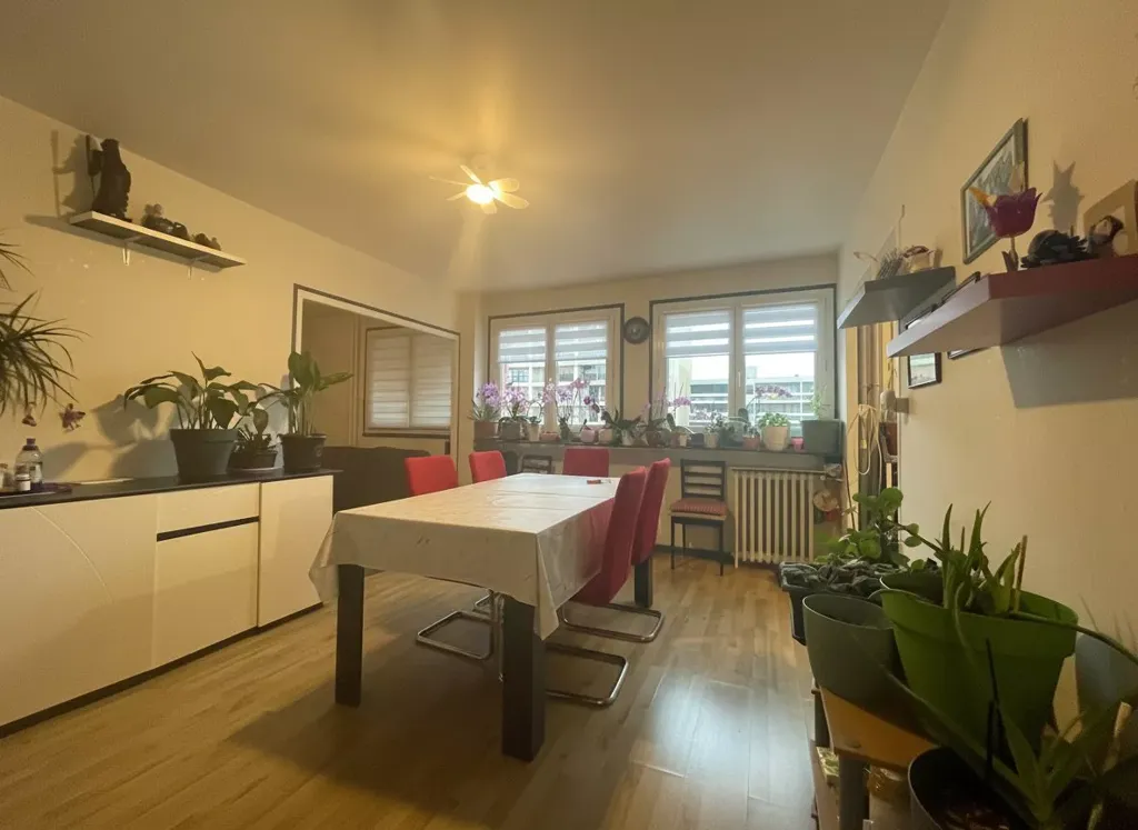 Sala da pranzo - Fourth-Floor Flat with Lift in Aurillac