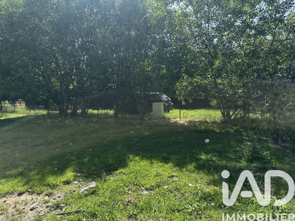 Aed - Constructible Plot with Lakeside Proximity in Saulxures-sur-Moselotte