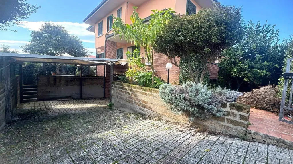 Välivaade - Terraced Villa with Private Garden in Cecina