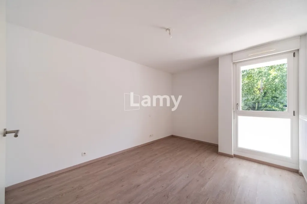 Chambres - Appartement de rez-de-chaussée avec terrasse à Saint-Louis