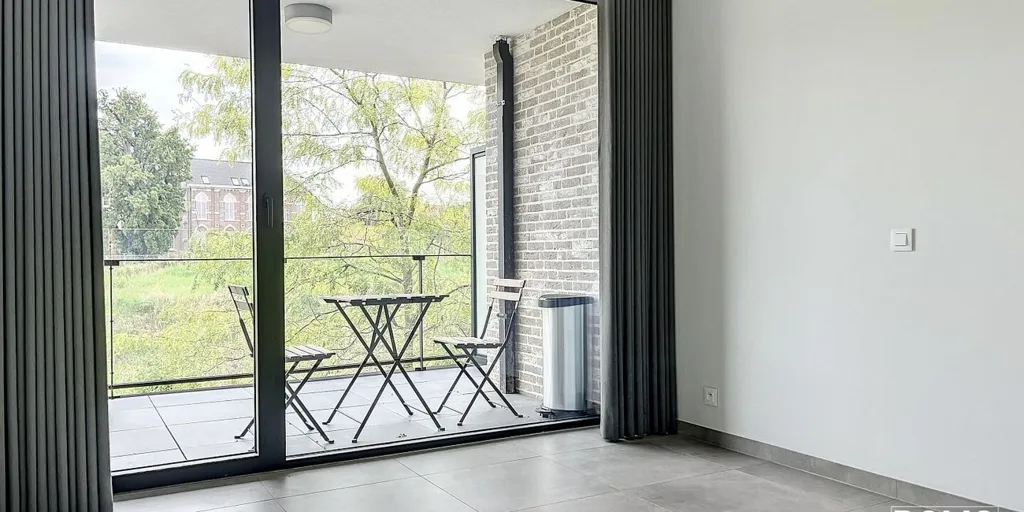 Rõdu - Modern Apartment with Terrace in Diepenbeek