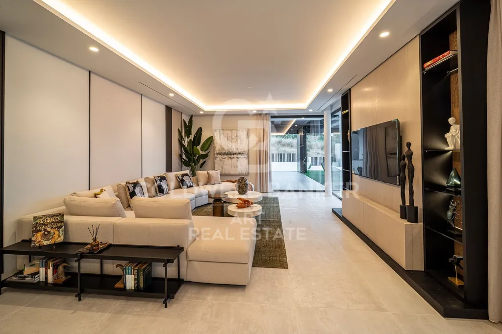 Elutuba - Luxury Villa with Pool in Estepona