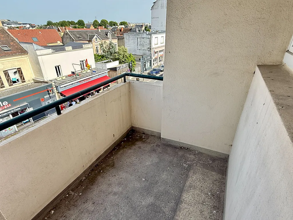 Balcone - 4-Bedroom Apartment with Balcony in Caen