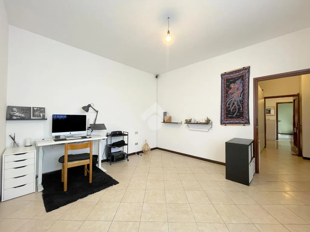 Kabinet - 3-Bedroom Apartment with Balcony in Cornaredo