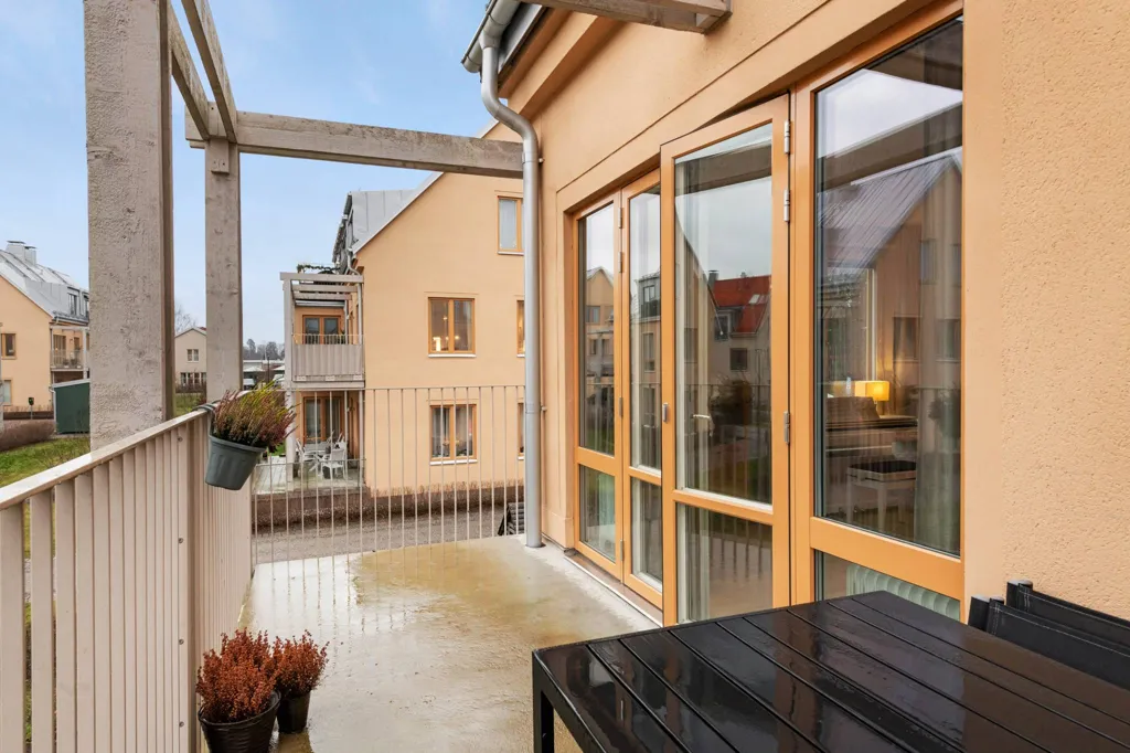 Balcon - Modern Flat with Slottspark View in Djursholm
