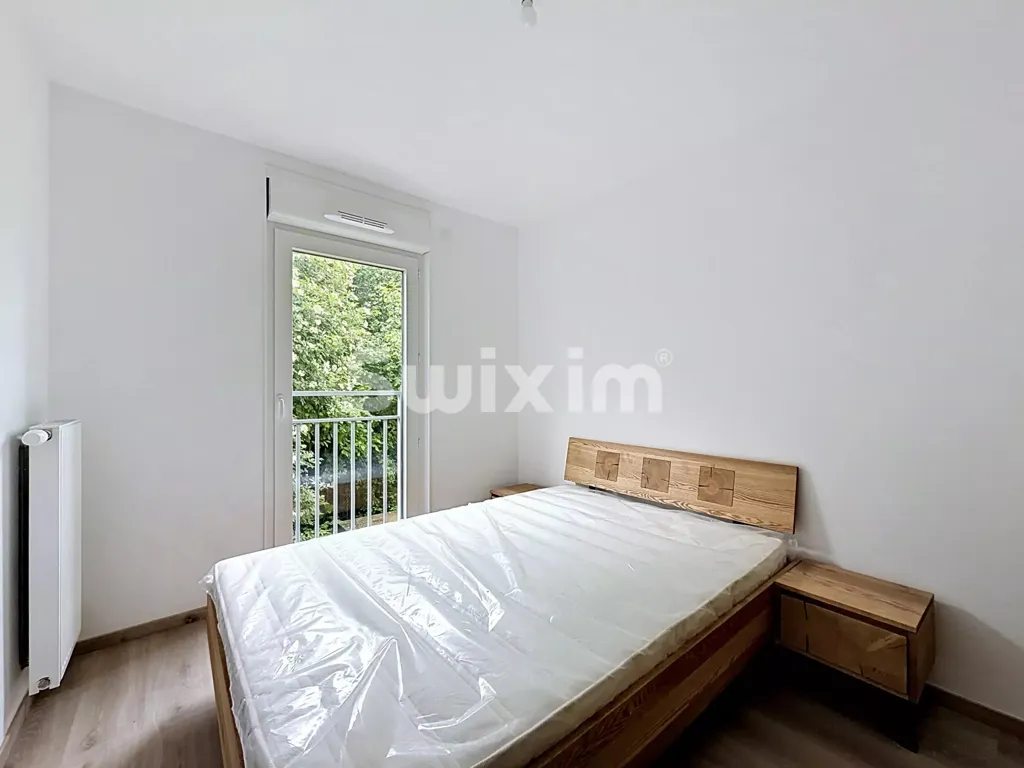 Bedrooms - 3-Room Apartment with Balcony in Ferney-Voltaire
