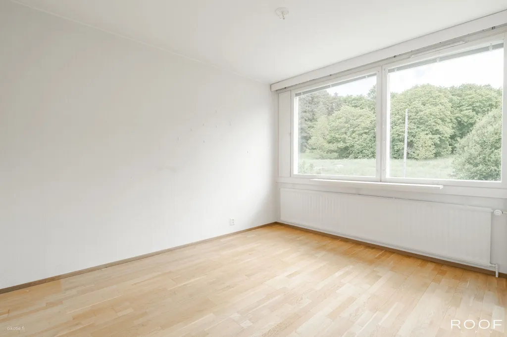 Toad - Bright Apartment with Balcony in Salo