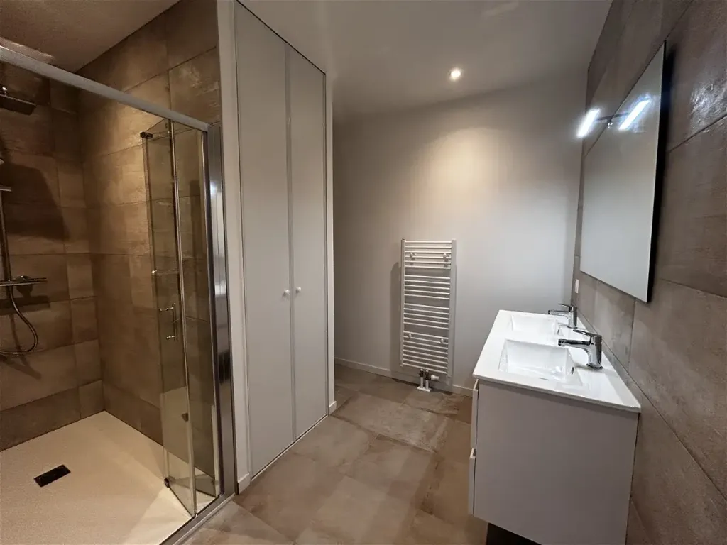 Vannitoad - 5-Piece Apartment with Terrace in Fleury sur Orne