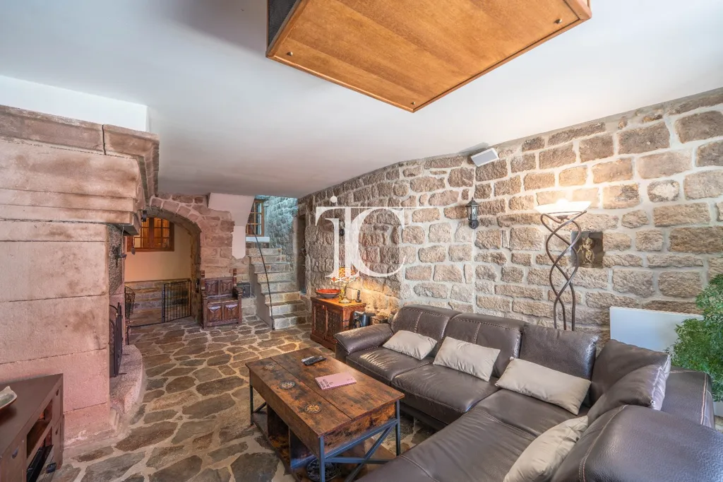 Séjour - Maison de Village en Pierre avec Piscine à Lablachère