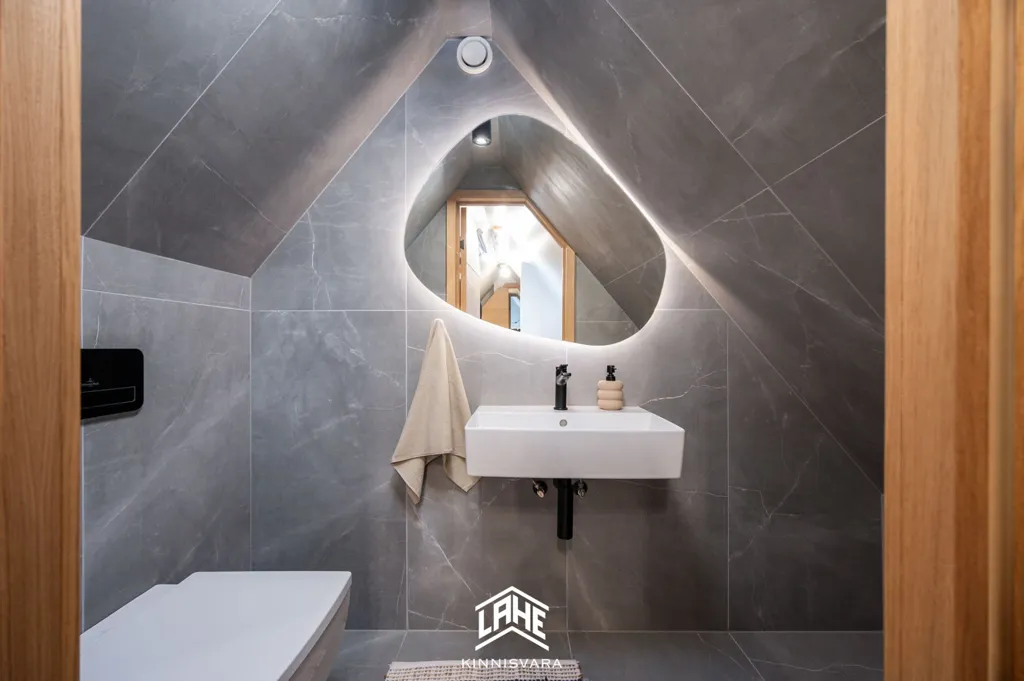 Vannitoad - 5-Bedroom Apartment with Balcony in Tartu