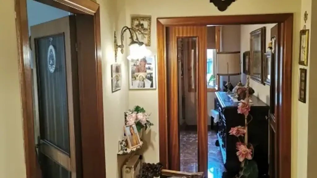 Esik - Spacious Central Flat with Balcony in Vicchio