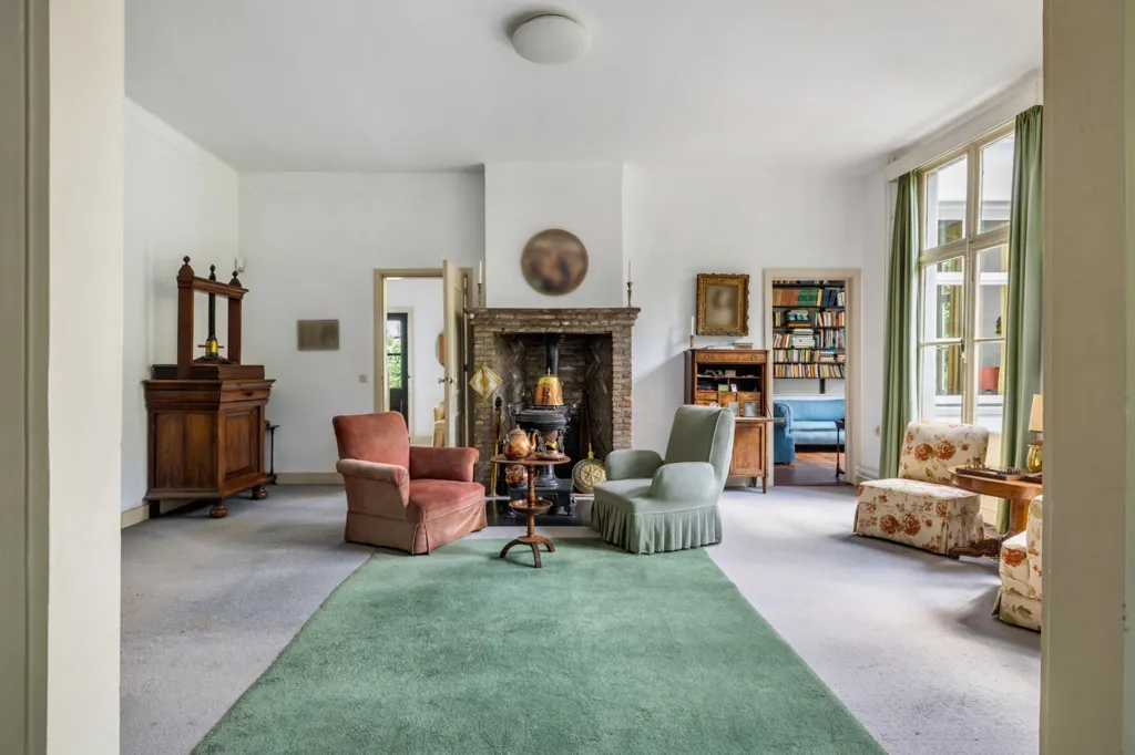 Living Room - Monumental Villa with Historical Charm in Breda