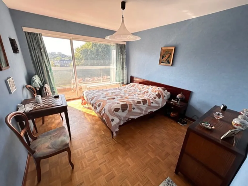 3-Bed Apartment with Garden View in Uccle