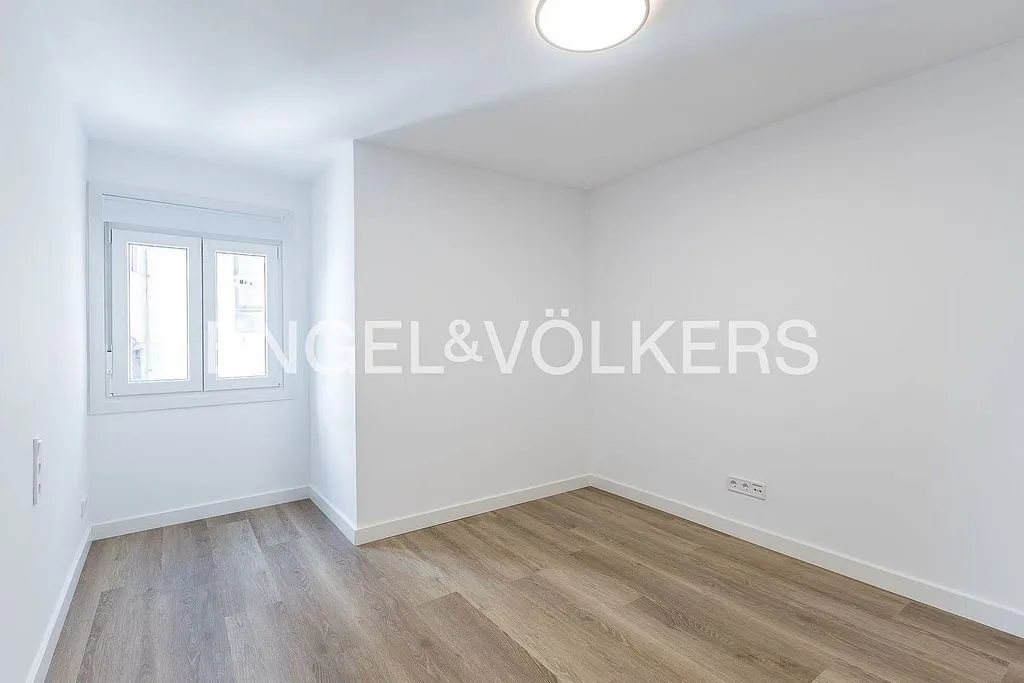 Pièces - Apartment with Balcony in Collblanc, Barcelona