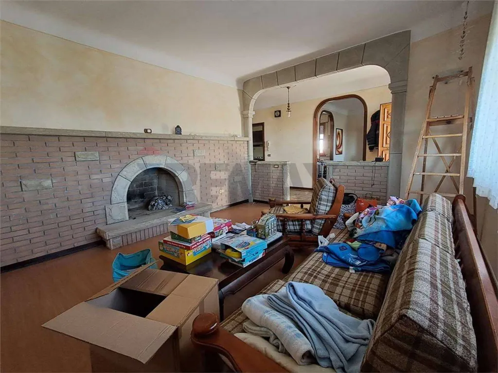 Elutuba - Villa with Terrace in Serravalle