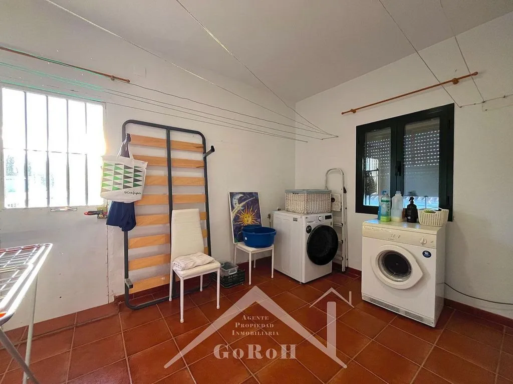 Buanderie - Villa with Pool in La Colinas, Seville
