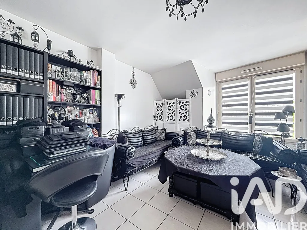 Séjour - Appartement Moderne en Centre-Ville à Limay